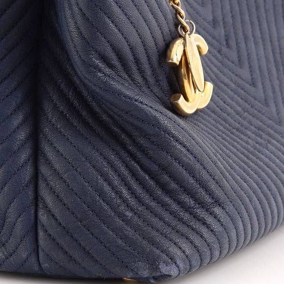 Chanel Medallion Charm Tote Chevron Wrinkled Lambskin Medium Blue - Picture 7 of 9